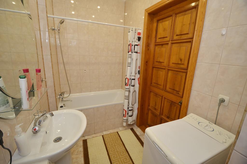 Apartment In The City Center On Sobornaya Street
