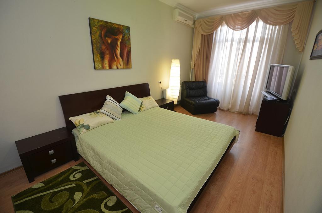 Apartment In The City Center On Sobornaya Street *