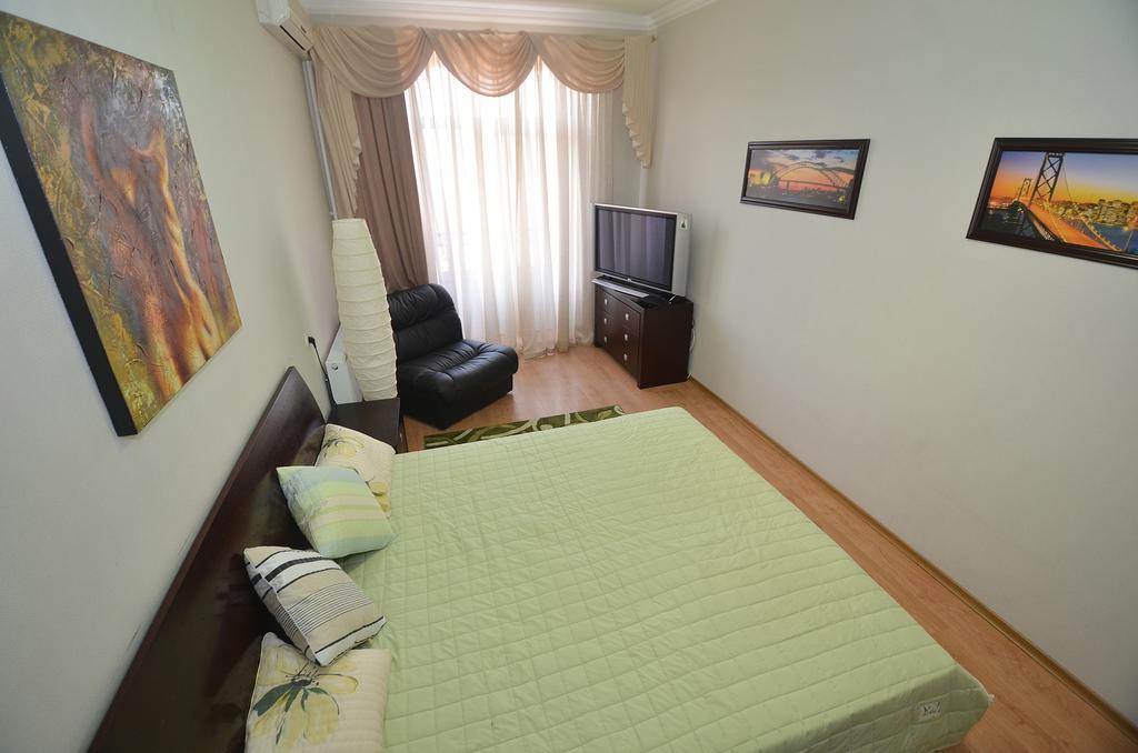 In The City Center On Sobornaya Street Apartment *